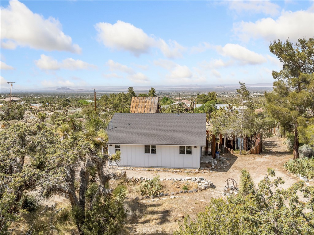 524 Smoke Tree Road Property Photo 4