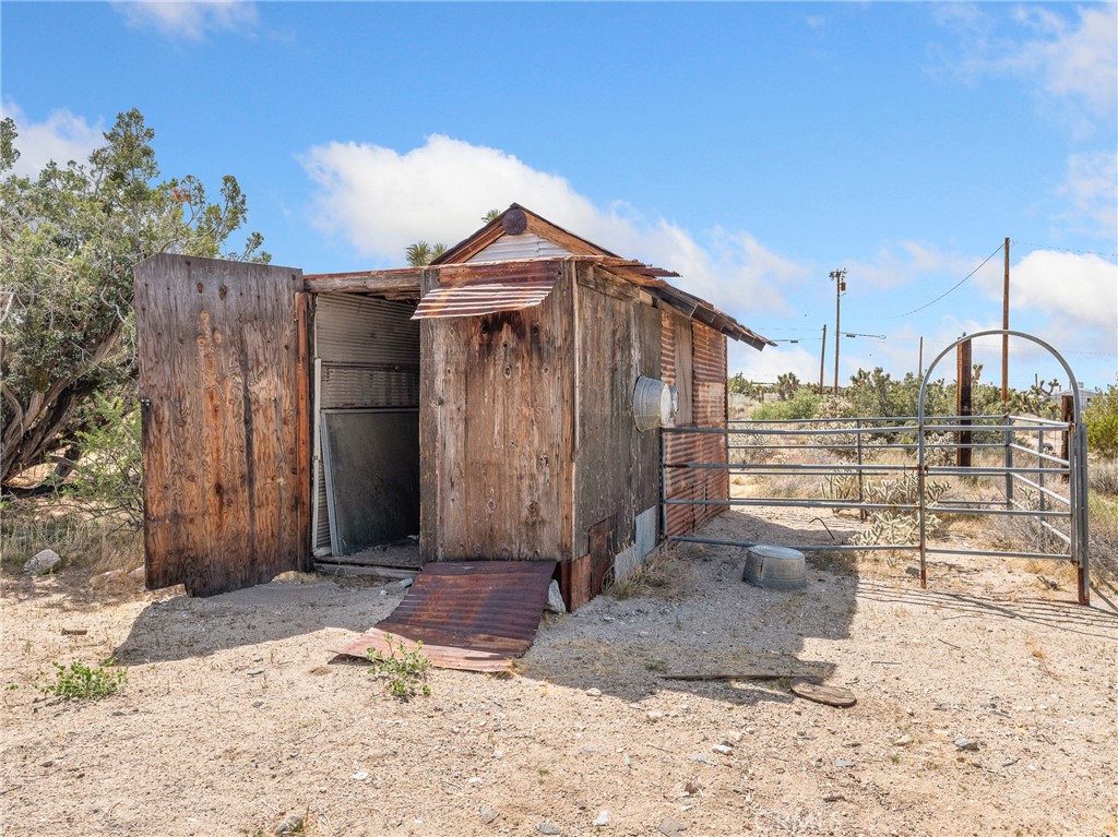 524 Smoke Tree Road Property Photo 24