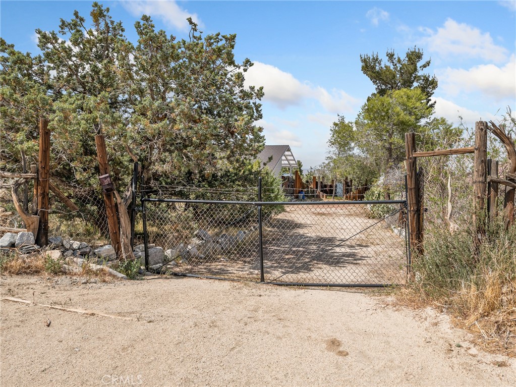 524 Smoke Tree Road Property Photo 25