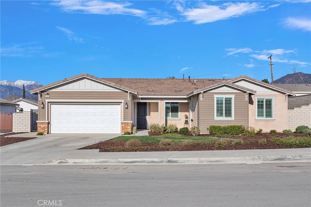 6908 N Shay Avenue Property Photo 2