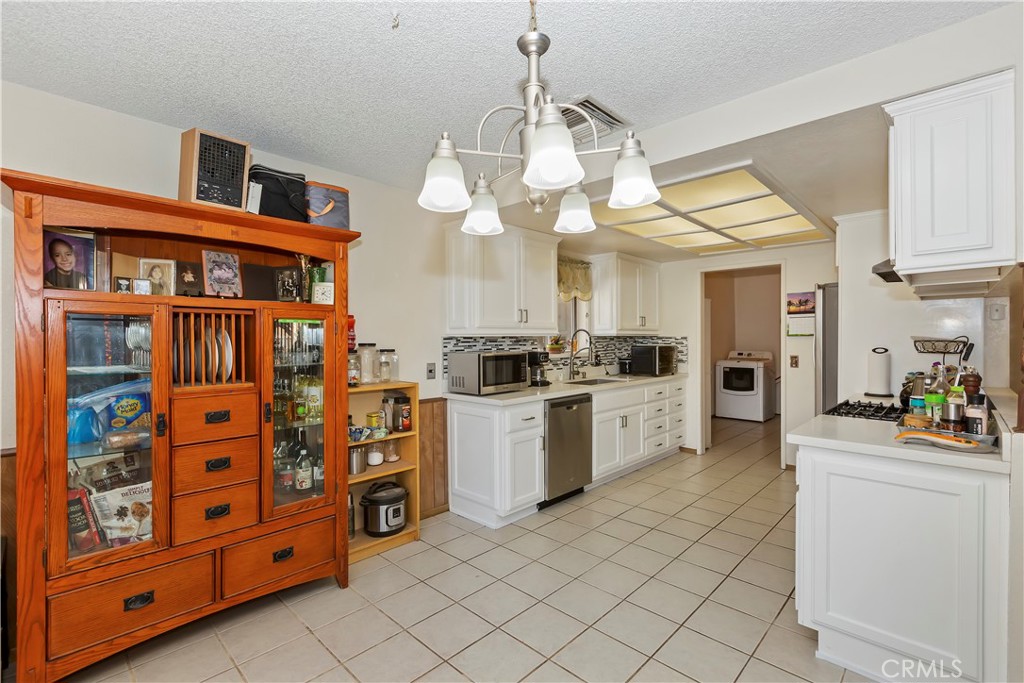 7486 Earhart Avenue Property Photo 17