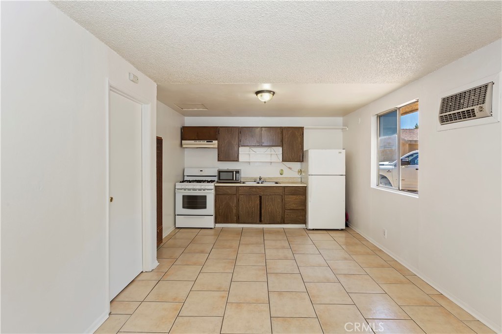 7486 Earhart Avenue Property Photo 27