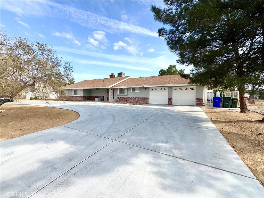 19955 Shoshonee Road Property Photo 1