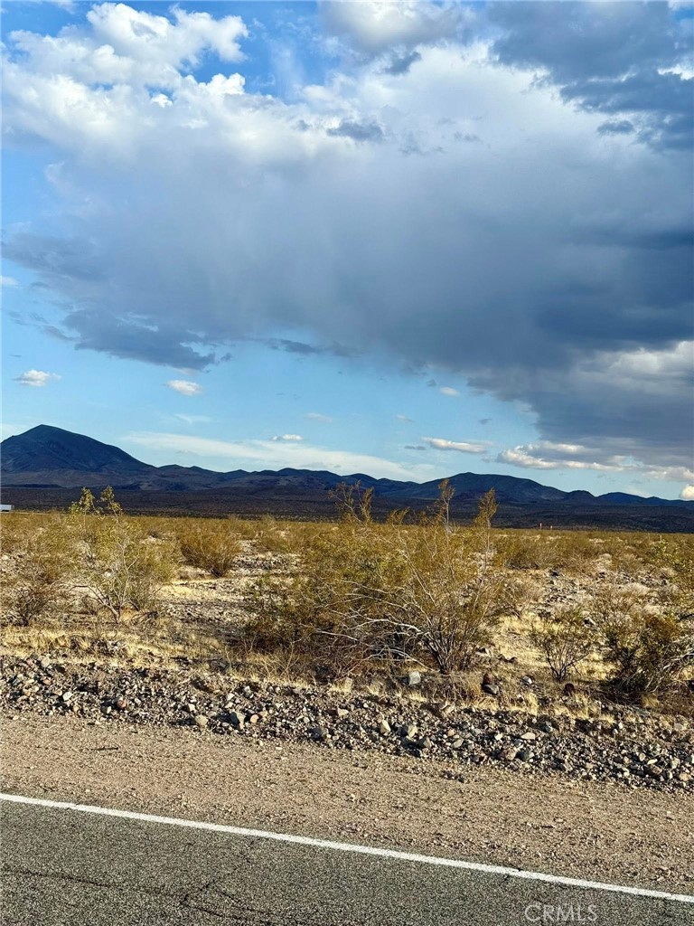 4160413 National Trails Hwy Property Photo 4