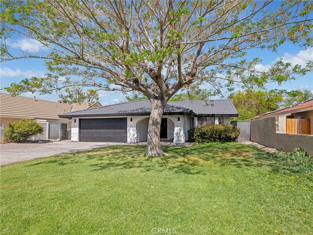 12730 Rolling Ridge Drive Property Photo 3