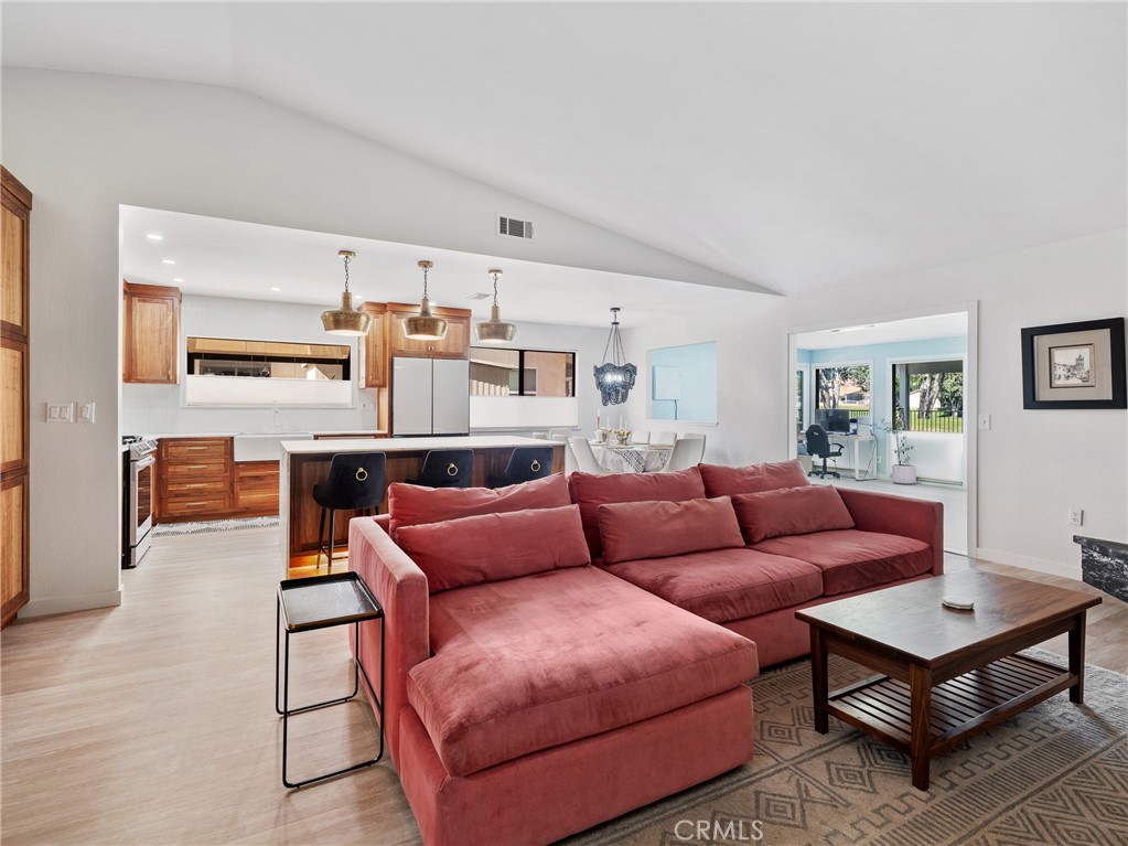 12730 Rolling Ridge Drive Property Photo 8