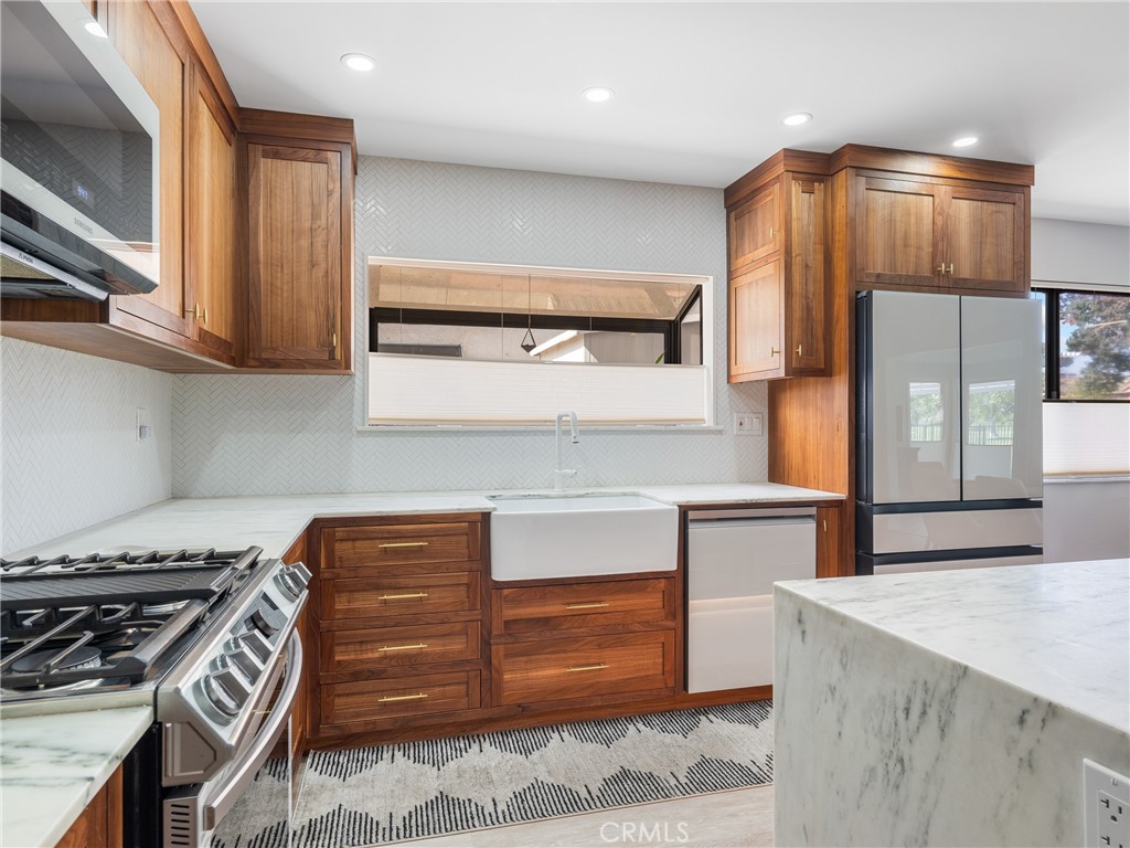 12730 Rolling Ridge Drive Property Photo 17