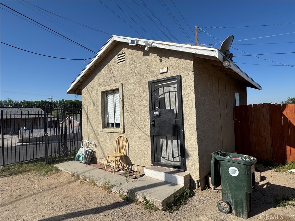 401 W Fredricks Street Property Photo 7