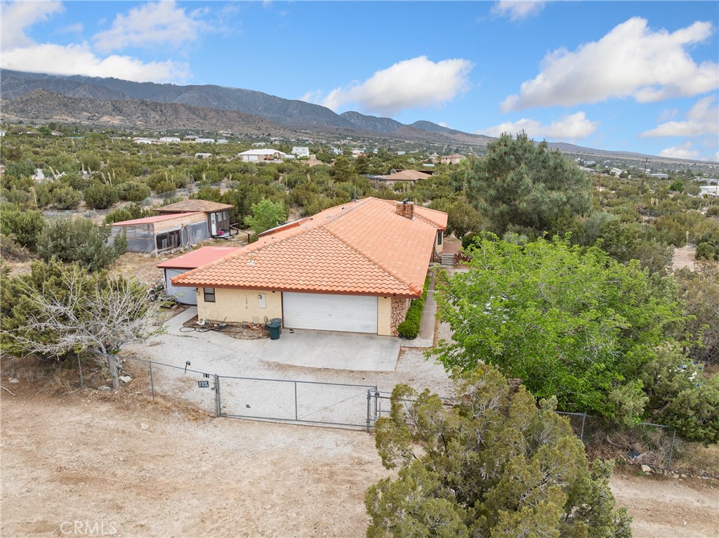 1275 Tamarack Road Property Photo