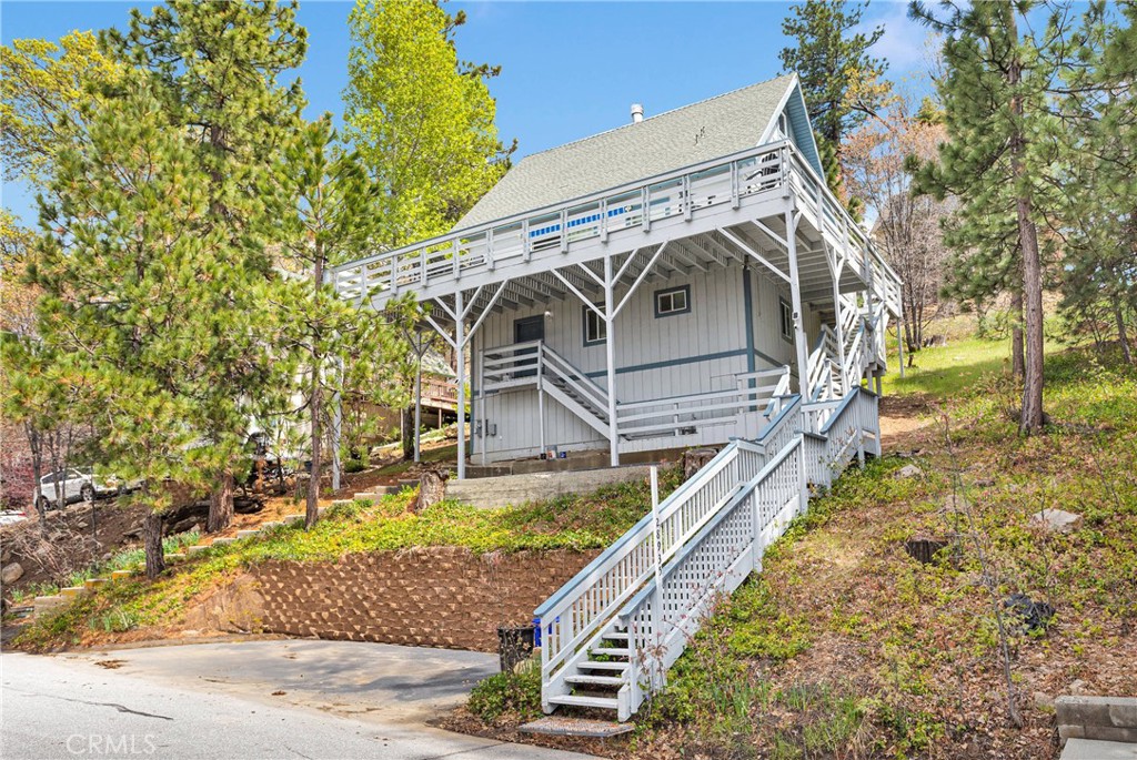 28935 Banff Drive Property Photo 3