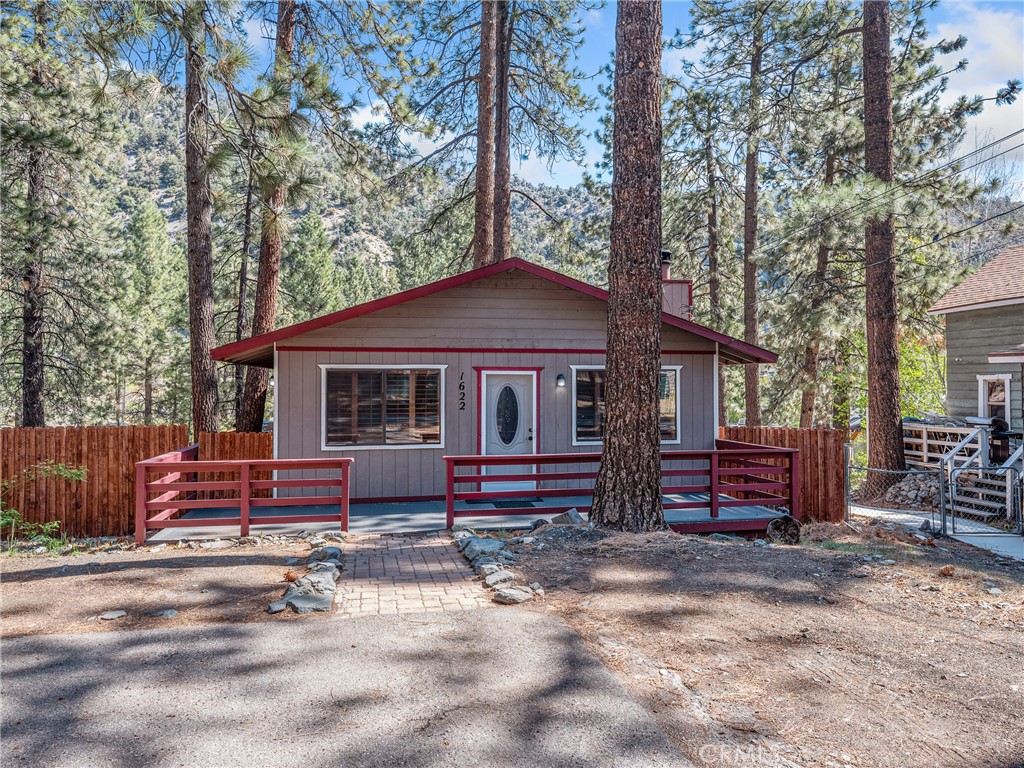 1622 Ross Street Property Photo 1