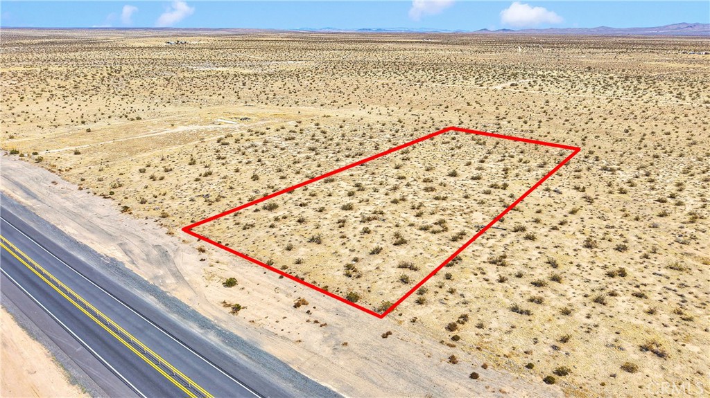 395 Hwy 395 Property Photo 4