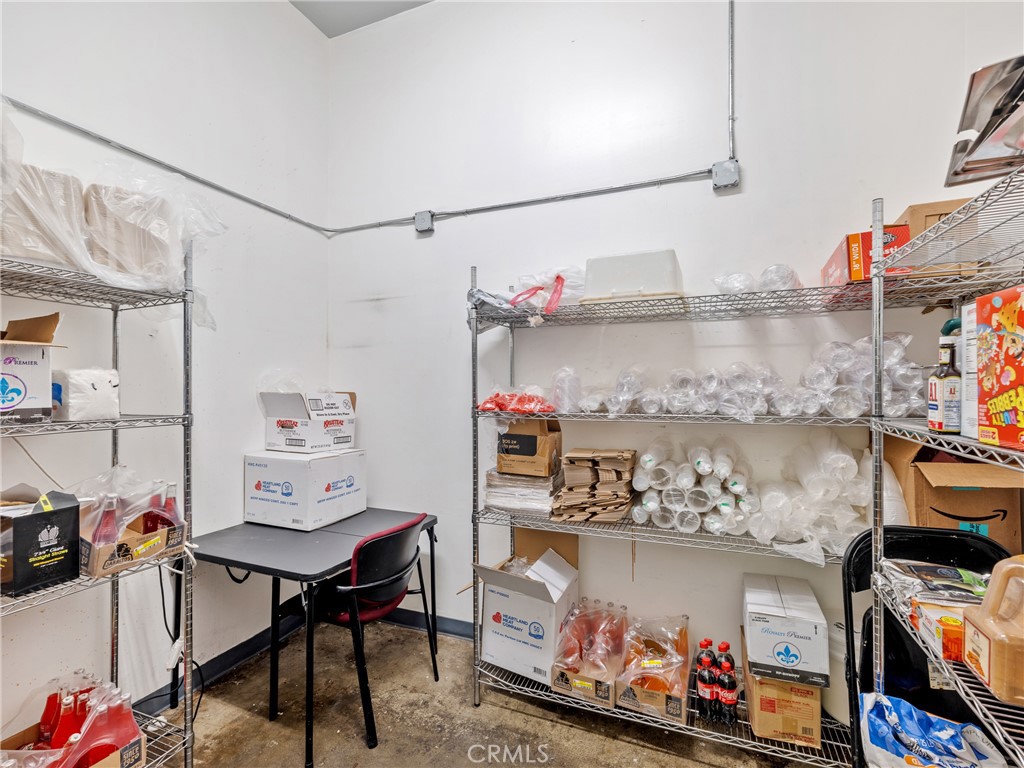 Manny's Reloaded Property Photo 40