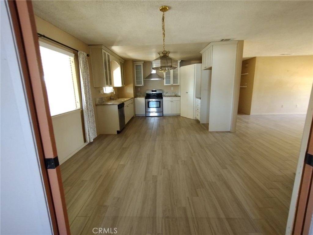 21325 Tono Road Property Photo 4