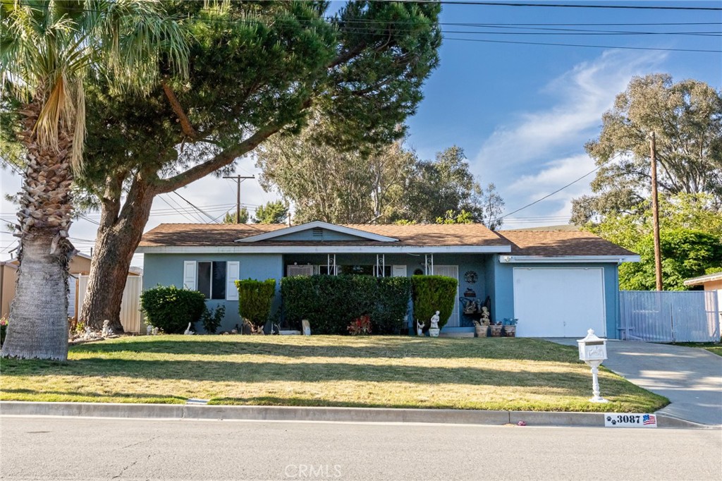 3087 W George Street Property Photo 1