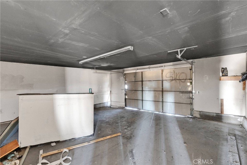 9777 Tamarisk Avenue Property Photo 6