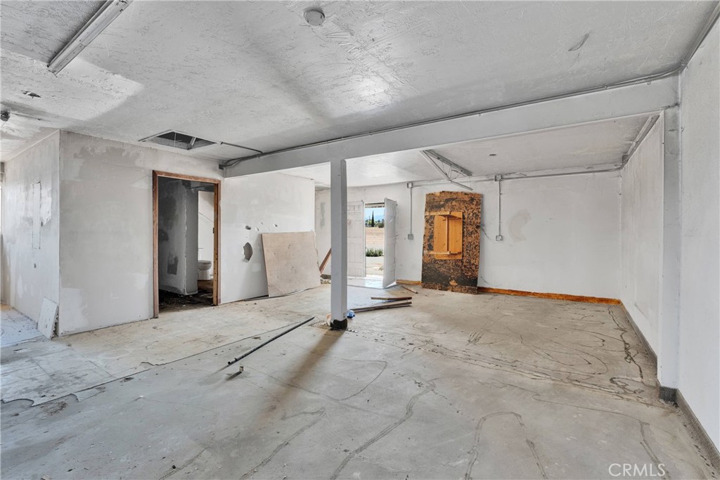 9777 Tamarisk Avenue Property Photo 12