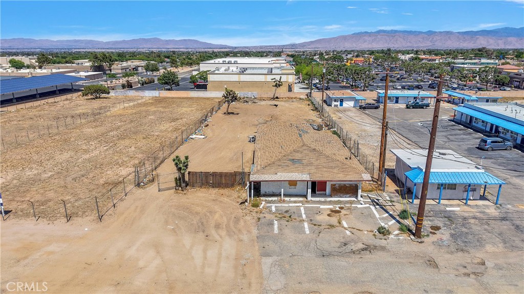 9777 Tamarisk Avenue Property Photo 21