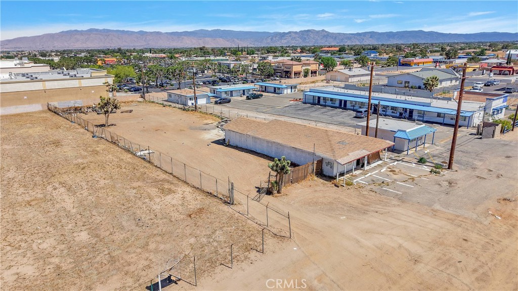 9777 Tamarisk Avenue Property Photo 22