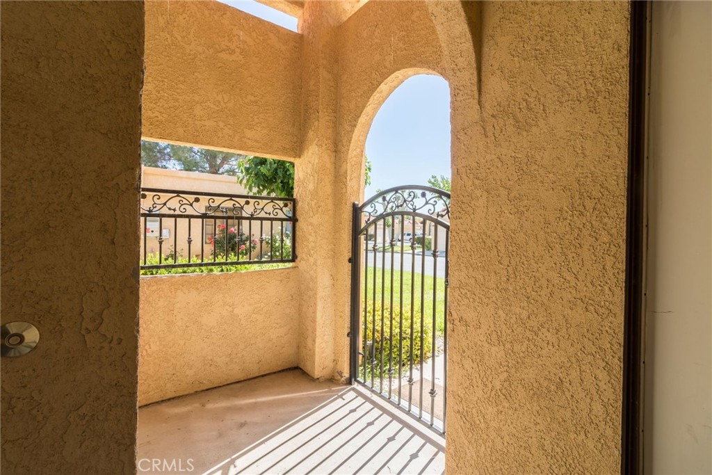 11706 Oak Street Property Photo 2