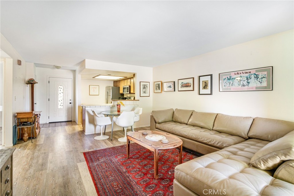 11706 Oak Street Property Photo 5