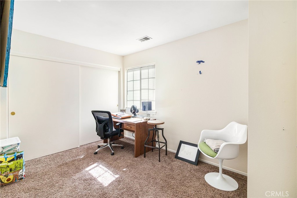 11706 Oak Street Property Photo 6