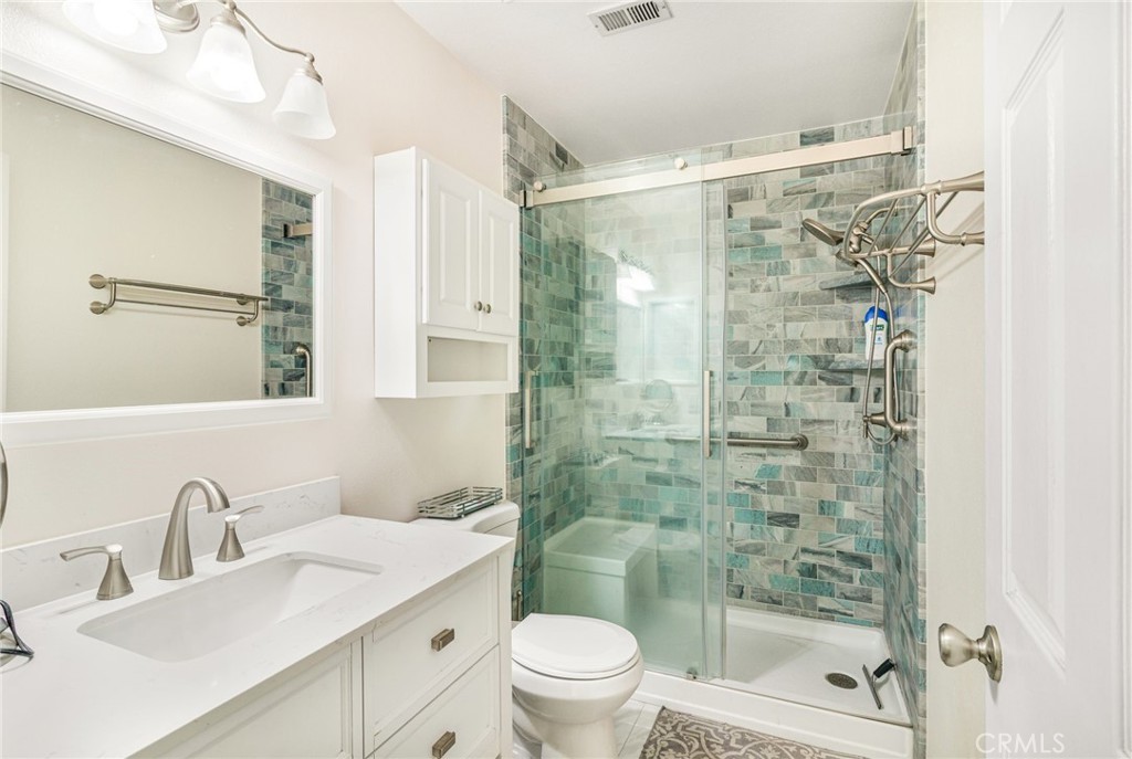 11706 Oak Street Property Photo 7