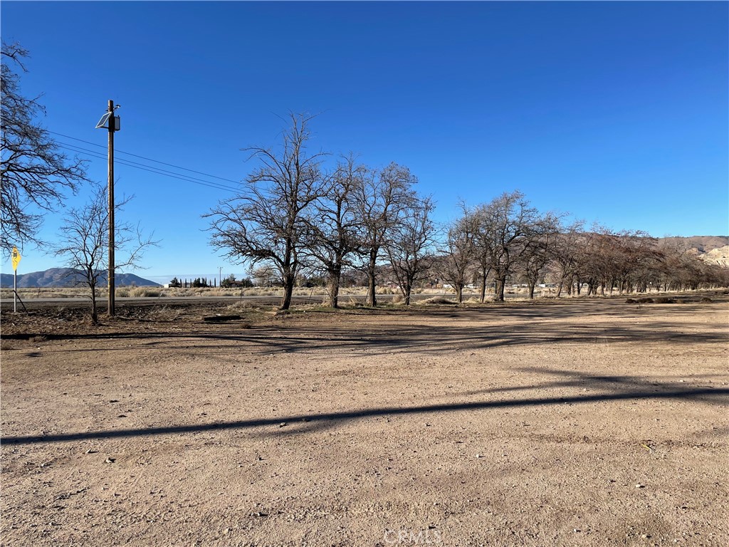 20028 Tehachapi Willow Springs Rd Property Photo 4