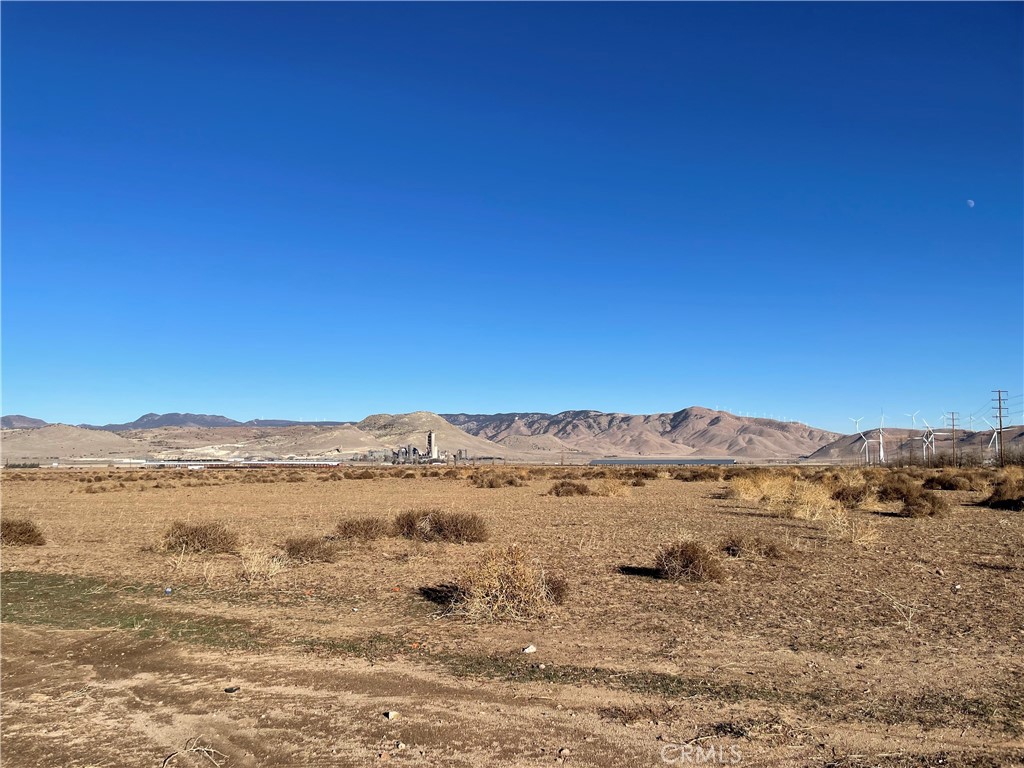 20028 Tehachapi Willow Springs Rd Property Photo 21