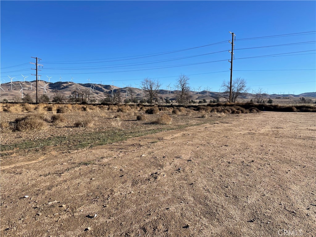 20028 Tehachapi Willow Springs Rd Property Photo 23