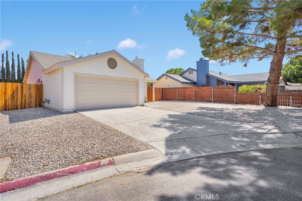 14463 Birchwood Drive Property Photo 3