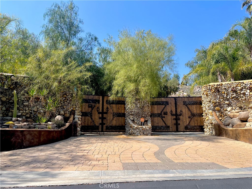 20755 Bentley Drive Property Photo 15