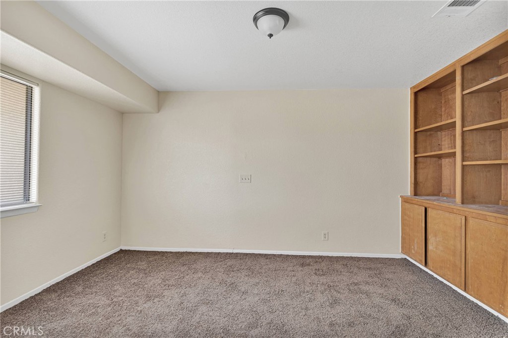 19002 Vine Street Property Photo 3