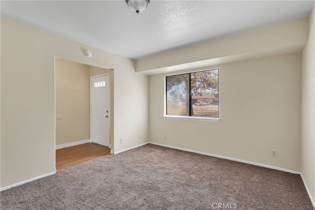 19002 Vine Street Property Photo 5