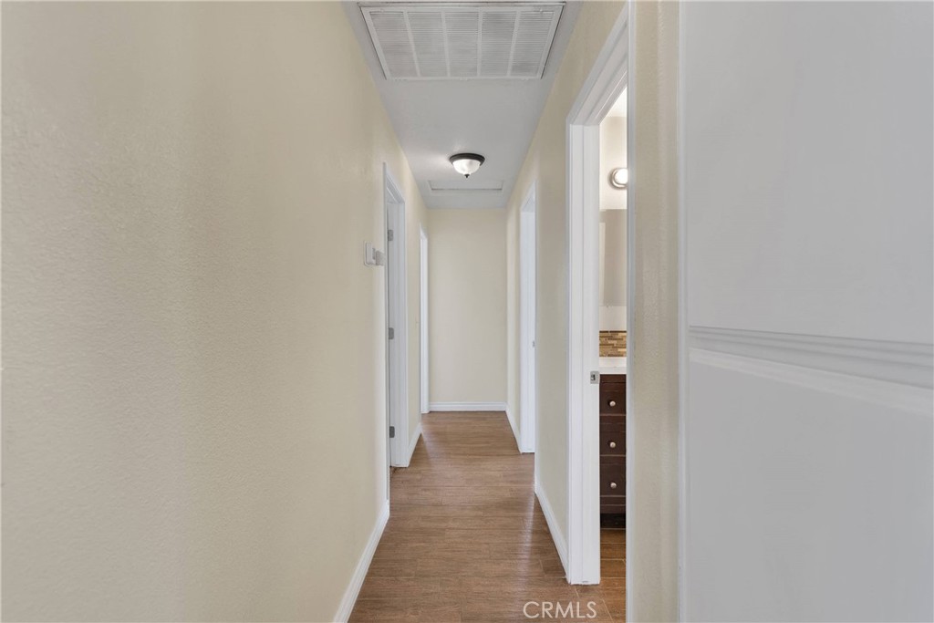 19002 Vine Street Property Photo 6