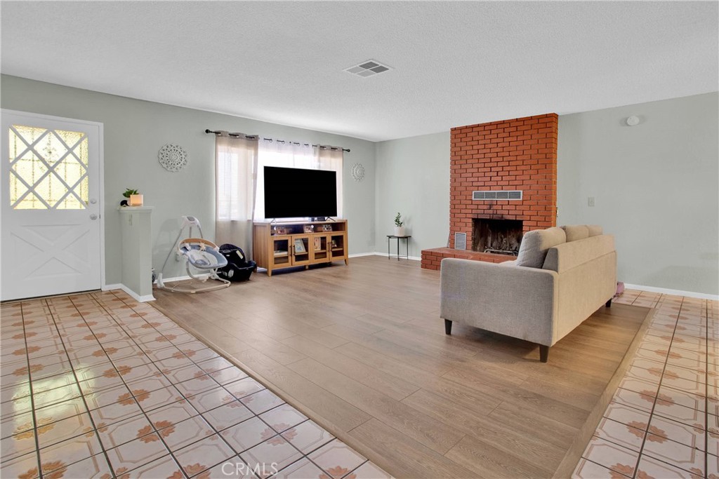 9431 7th Avenue Property Photo 3