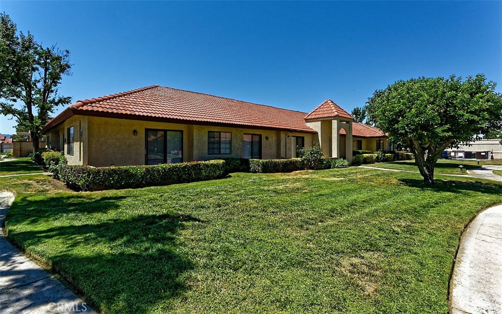 19236 Cottonwood Drive Property Photo 1