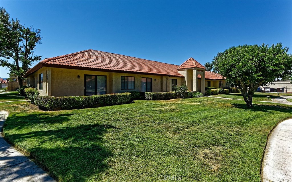 19236 Cottonwood Drive Property Photo 1