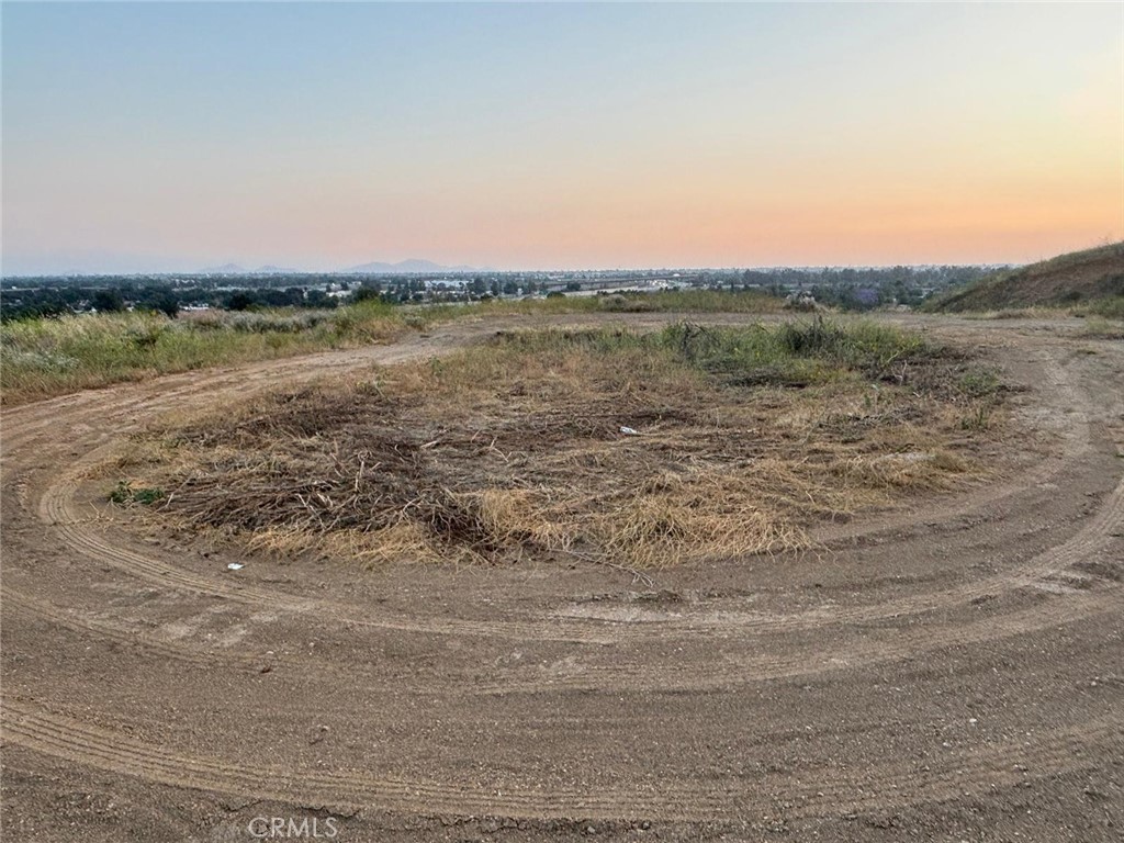 1084 W Marshall Blvd Property Photo 1