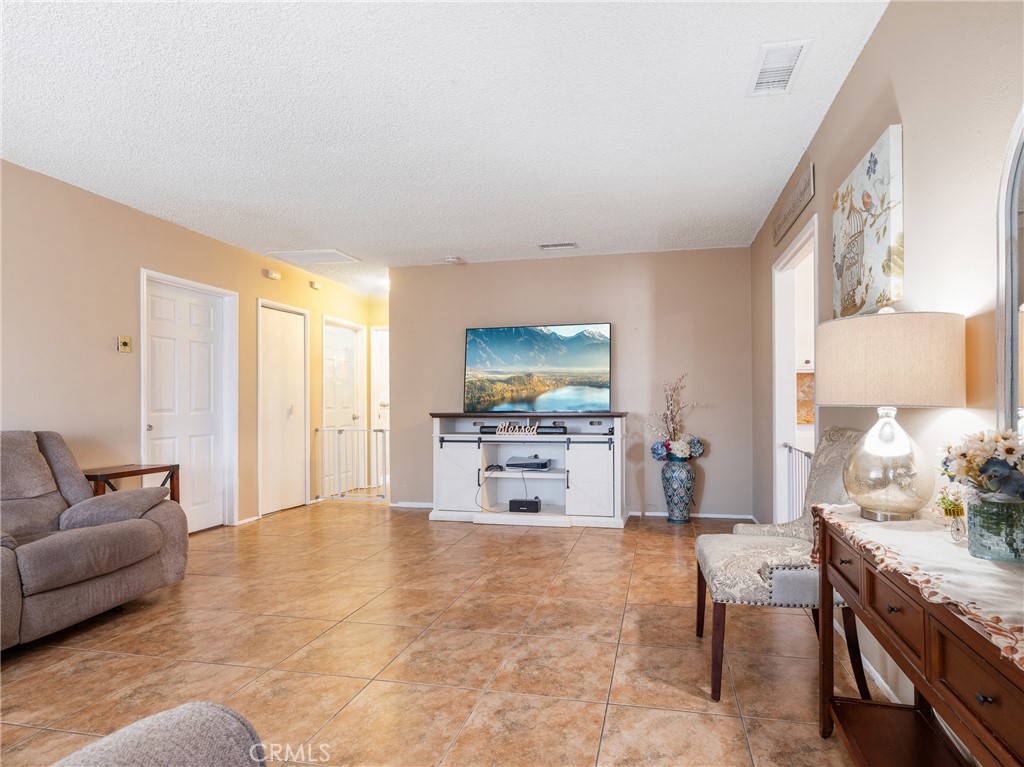 16009 Cajon Street Property Photo 4