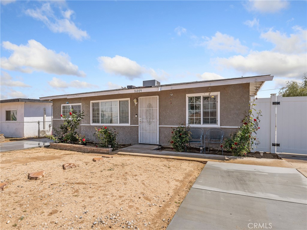 16009 Cajon Street Property Photo 8