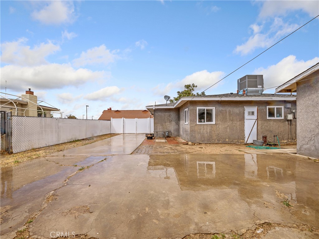 16009 Cajon Street Property Photo 12