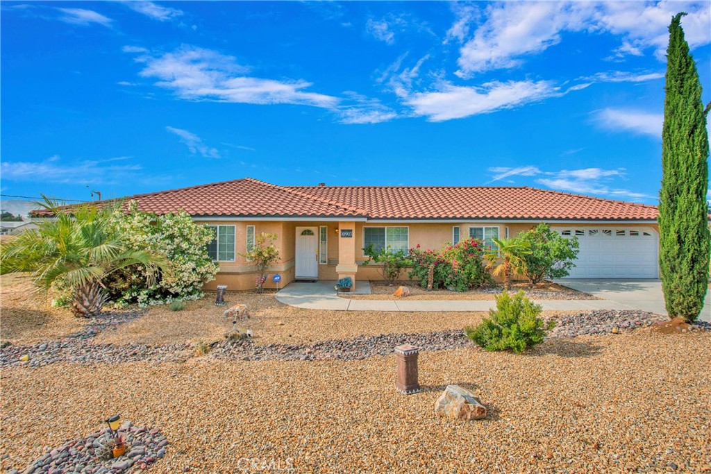 10903 E Avenue Property Photo 4