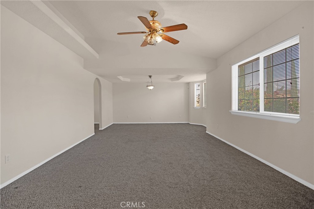 10903 E Avenue Property Photo 7