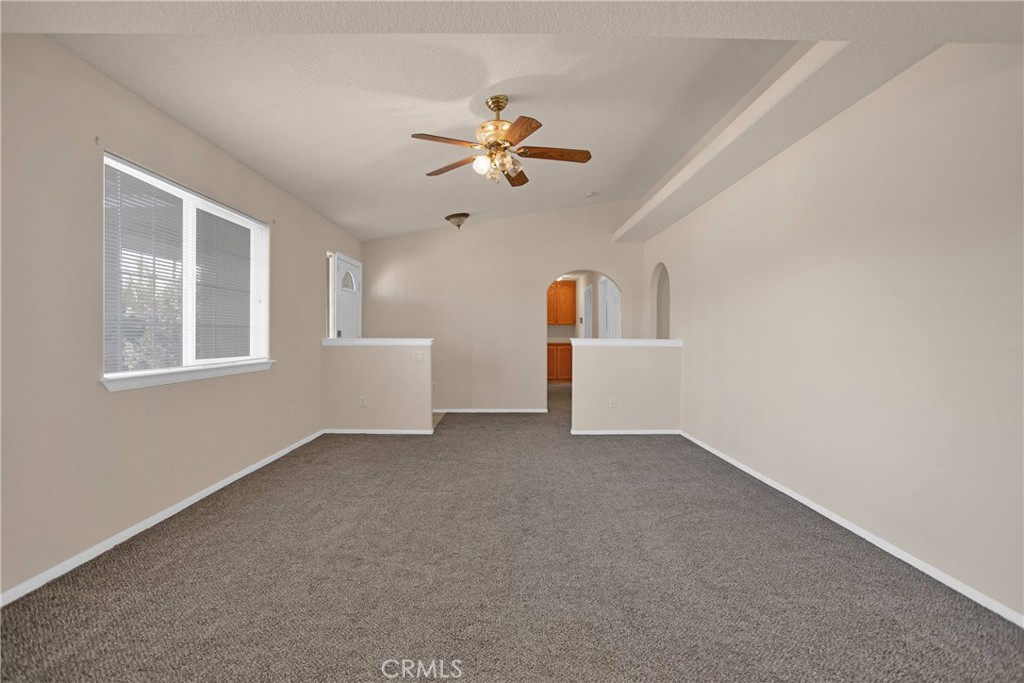 10903 E Avenue Property Photo 9