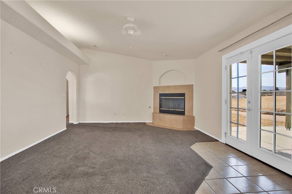 10903 E Avenue Property Photo 11