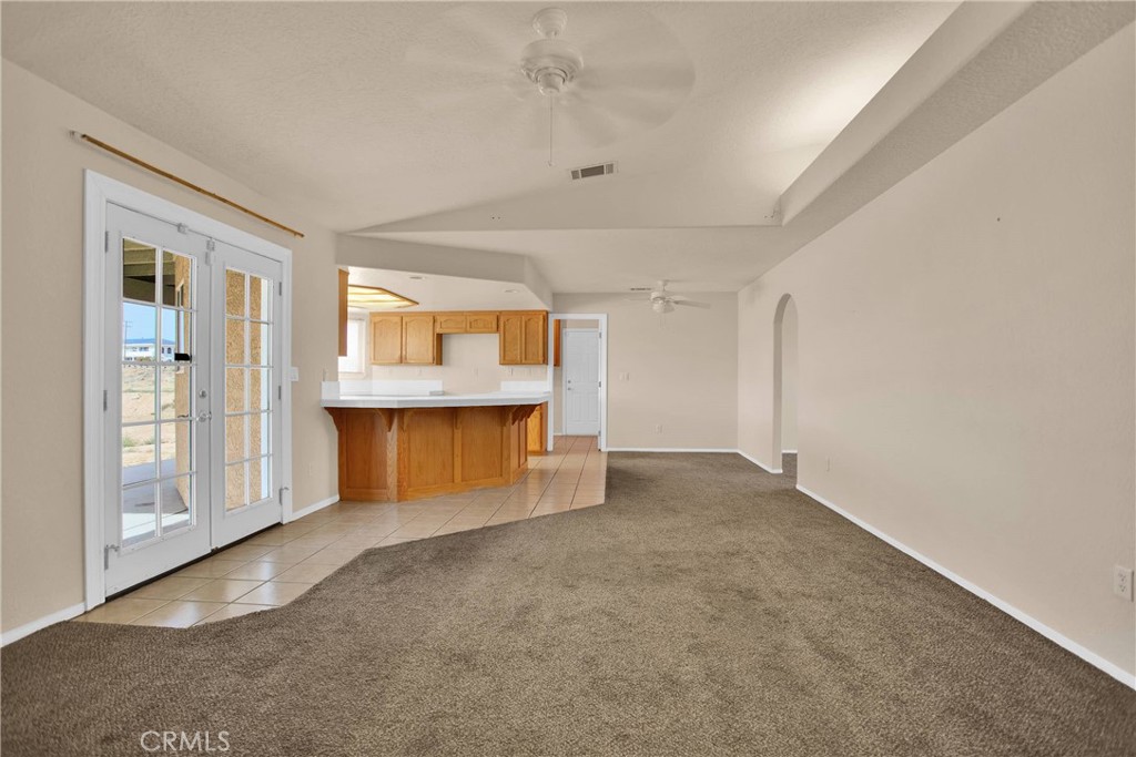 10903 E Avenue Property Photo 12
