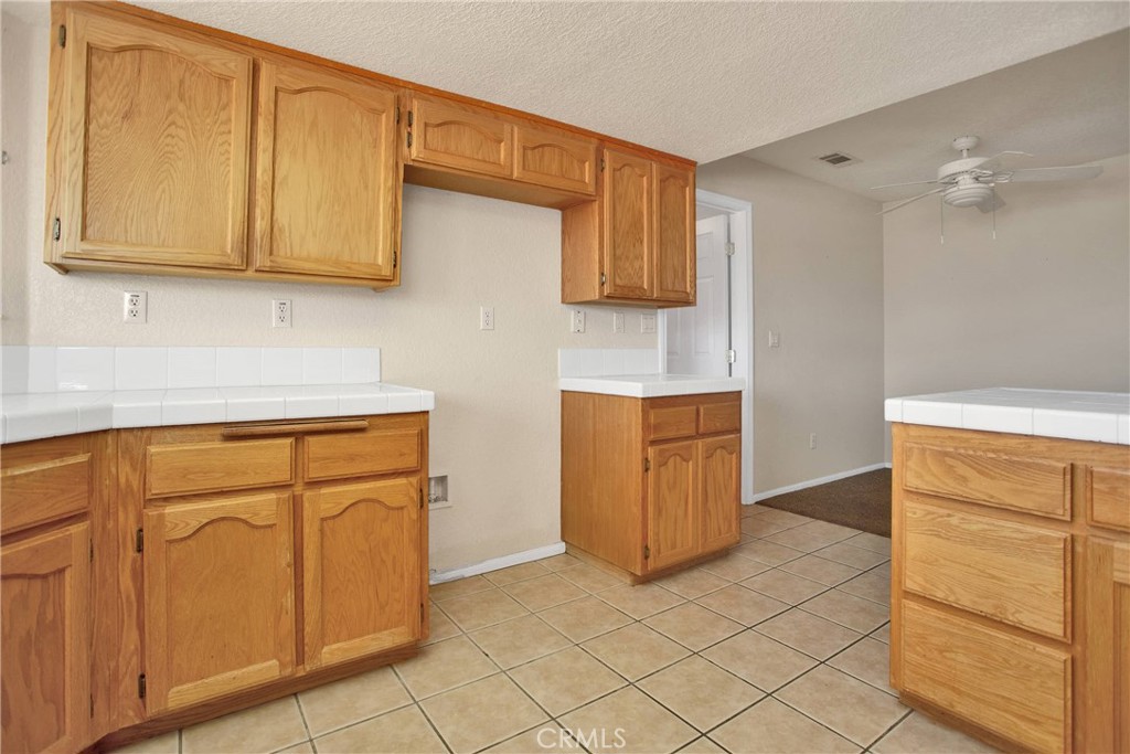 10903 E Avenue Property Photo 16