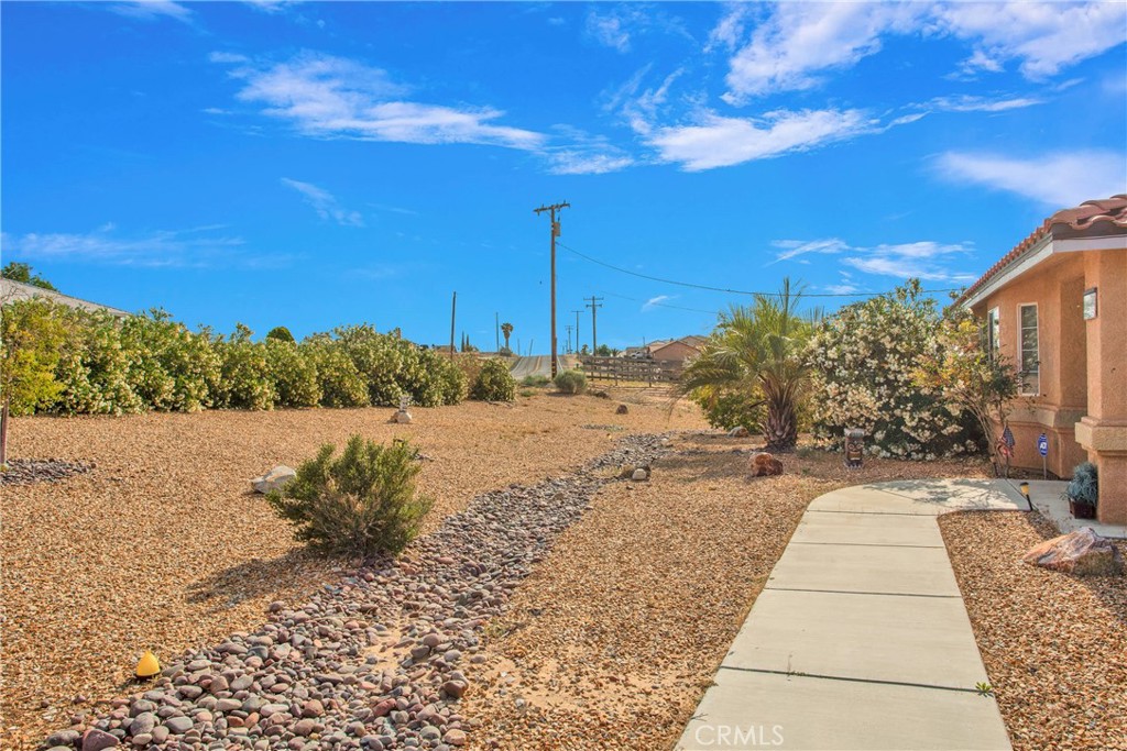 10903 E Avenue Property Photo 33