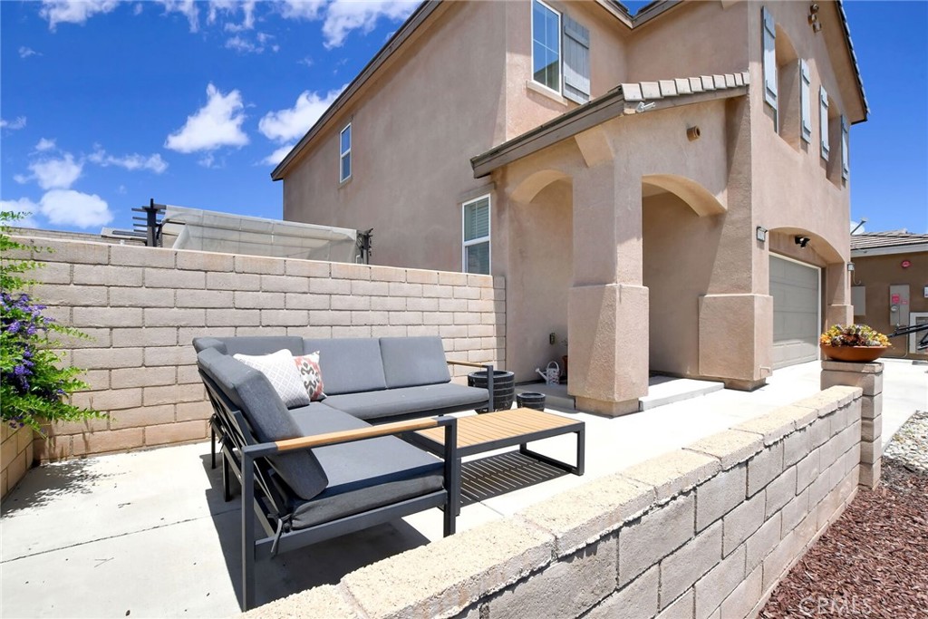 18026 Crabapple Court Property Photo 4